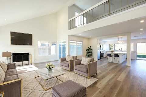8686 Perseus Rd, San Diego, CA 92126