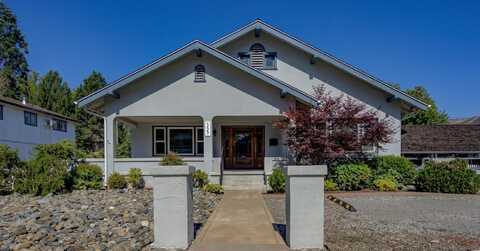 335 N Main St, Yreka, CA 96097