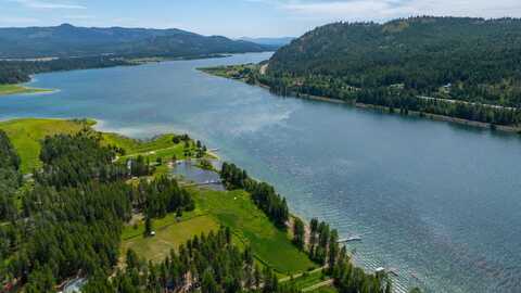 9801 Lakeshore Dr, Sagle, ID 83860