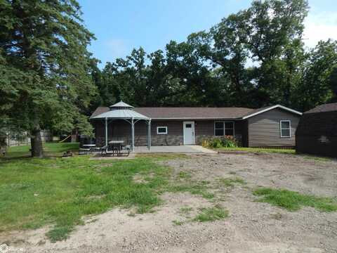 169 Woodland Road, Montezuma, IA 50171