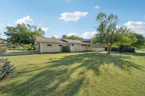 4 W Rolling Hills Dr, Wichita, KS 67212