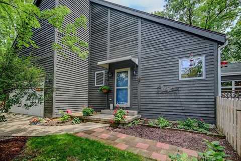2877 Glacier Valley Road, Fitchburg, WI 53711