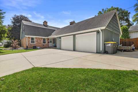 735 E Wabash Avenue, Waukesha, WI 53186