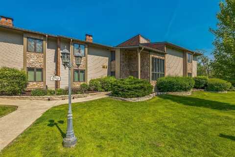 33 Abbey Villa Circle, Fontana, WI 53125