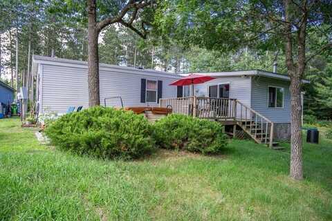699 Badger Lane, Hancock, WI 54943