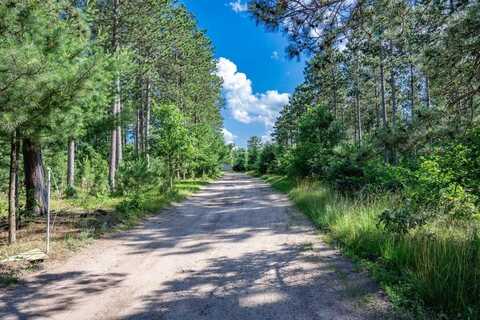 699 Badger Lane, Hancock, WI 54943