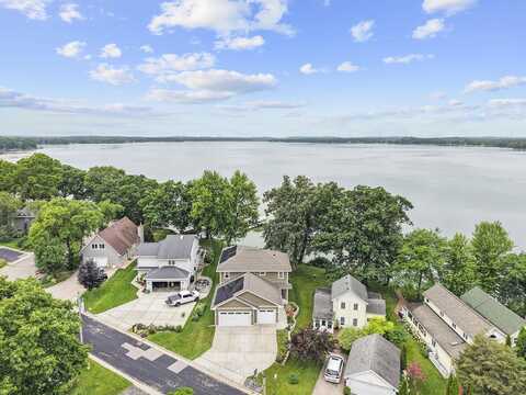 5026 Card Avenue, Mc Farland, WI 53558