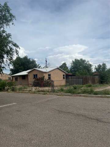 514 Roman Drive E, Espanola, NM 87532