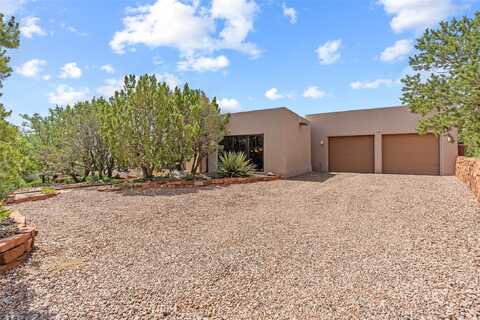 110 The High Road, Santa Fe, NM 87507