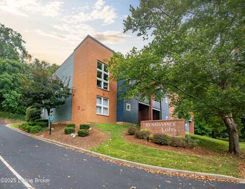 2745 Grinstead Dr, Louisville, KY 40206