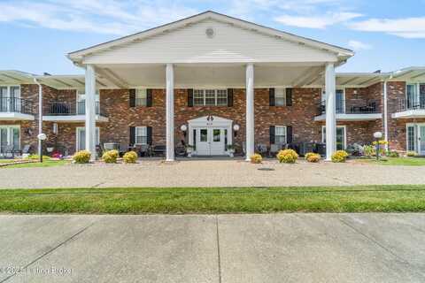 8101 Wendamoor Dr, Louisville, KY 40228