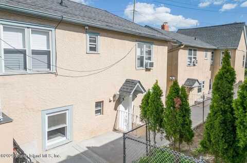 26 Robin Road, Staten Island, NY 10305