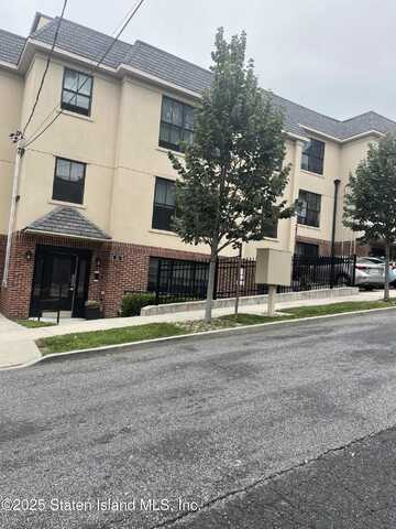 11 Highland Avenue, Staten Island, NY 10301