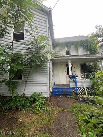 1529 Stark Avenue SW, Canton, OH 44706