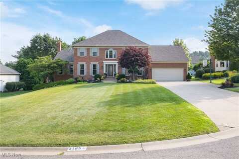 2785 Chalford Circle NW, North Canton, OH 44720