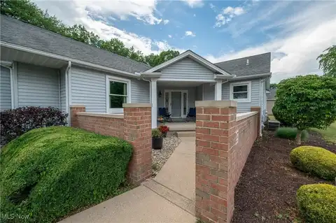 117 Nicklaus Drive NE, Warren, OH 44484
