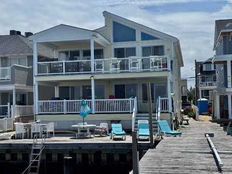 38 Bay Ave, Ocean City, NJ 08226