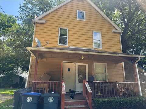 1021 La Croix Avenue, Akron, OH 44307