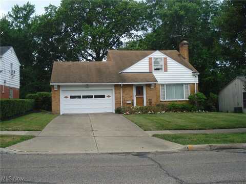 2466 N Taylor Road, Cleveland Heights, OH 44118