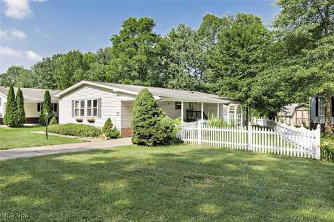 28 Cardinal Drive, Hiram, OH 44234