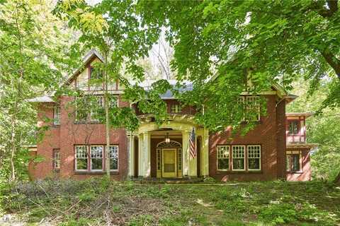 74 Maplewood Avenue, Akron, OH 44313