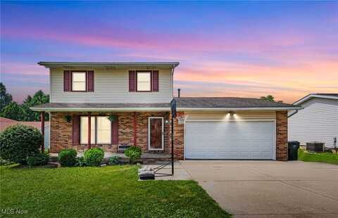 5604 Perry Hills Drive SW, Canton, OH 44706