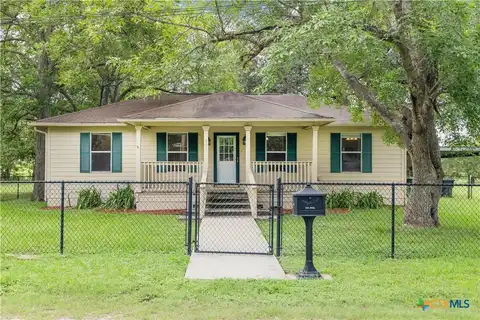 701 E Heaton Street, Cuero, TX 77954