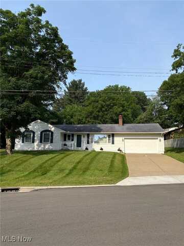 2102 Robinhood Drive, Wooster, OH 44691