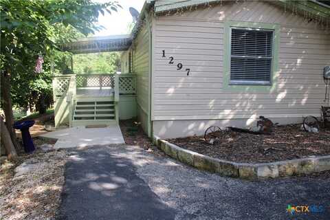 1297 Hidden Fawn, Canyon Lake, TX 78133