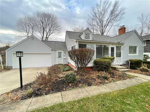 56 Goodhue Drive, Akron, OH 44313