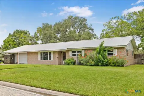 508 W Johnson Street, Cuero, TX 77954