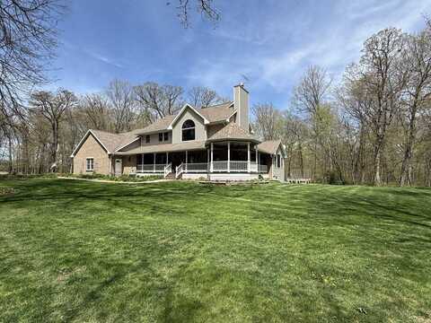11307 Timber Lane Road, Lena, IL 61048