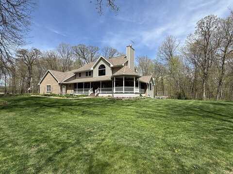11307 Timber Lane Road, Lena, IL 61048