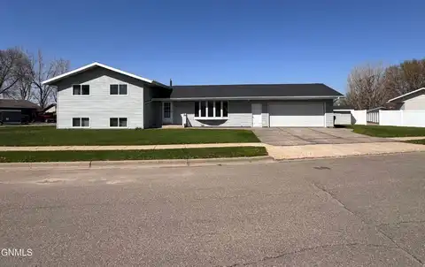 1201 Sioux Street, Williston, ND 58801