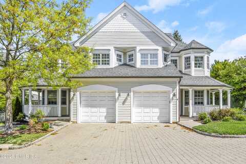 147 Holly Hill Lane, Greenwich, CT 06830