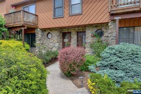 11H Brookside Heights, Wanaque, NJ 07465