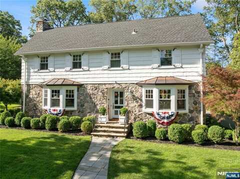 221 Avondale Road, Ridgewood, NJ 07450