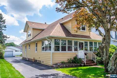 21 Riverdale Parkway, Riverdale, NJ 07457