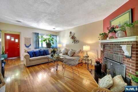 280 Knickerbocker Road, Closter, NJ 07624