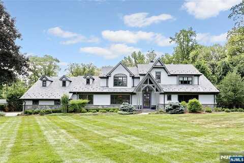24 Holly Drive, Upper Saddle River, NJ 07458