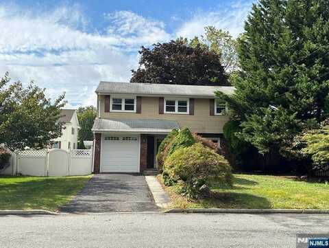 175 Veterans Drive, Northvale, NJ 07647