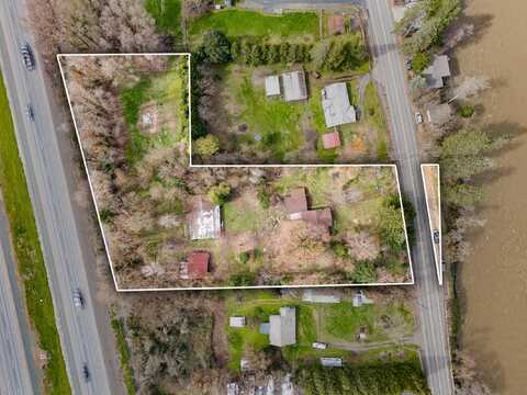 725 Rogue River Highway, Gold Hill, OR 97525