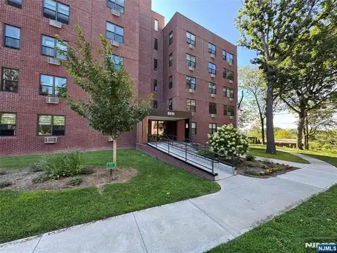 3011 Edwin 2H, Fort Lee, NJ 07024