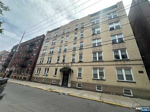 311 79th Street 37, North Bergen, NJ 07047