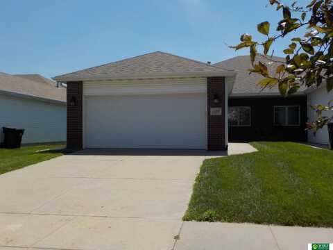 2355 City View Court, Lincoln, NE 68521