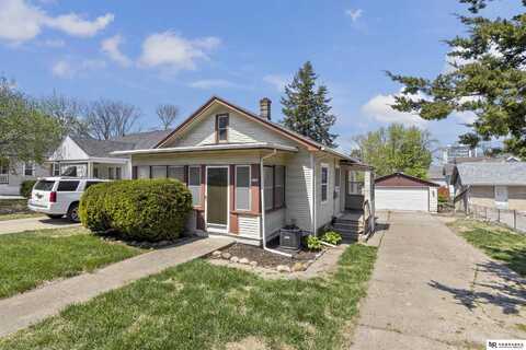 4504 Mayberry Street, Omaha, NE 68106