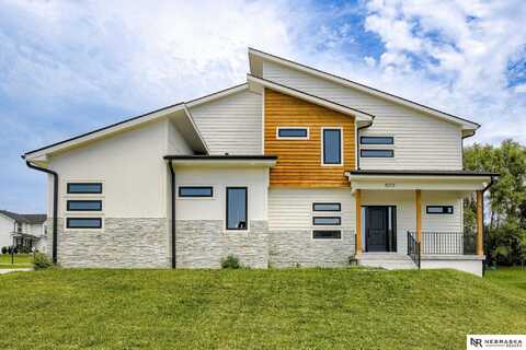 8215 N 166th Street, Bennington, NE 68007