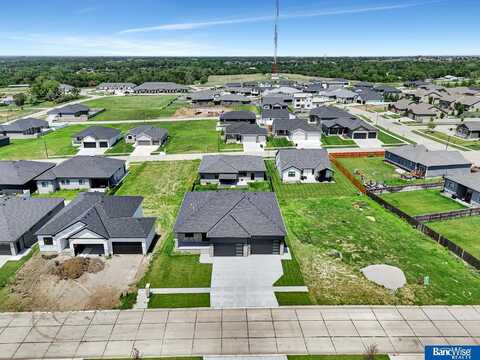 7520 Maxine Drive, Lincoln, NE 68516