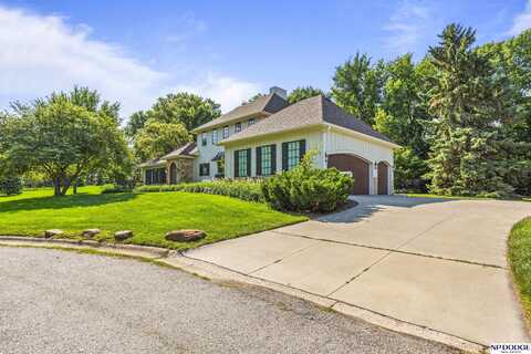 6731 Davenport Street, Omaha, NE 68132