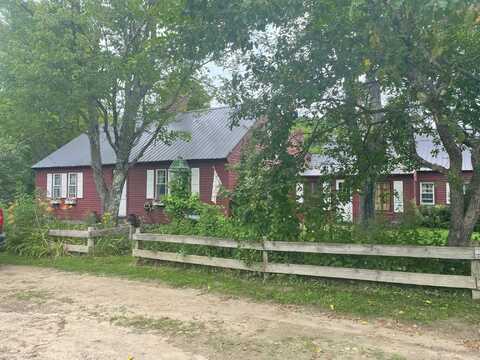 82 Smith Road, Holderness, NH 03245
